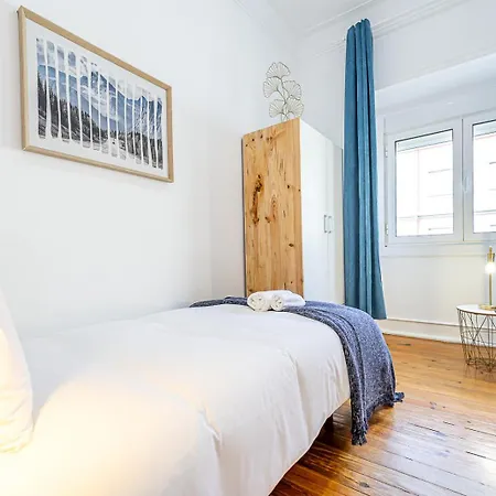 April Square By Lisbon With Sintra - Shared Bathrooms *