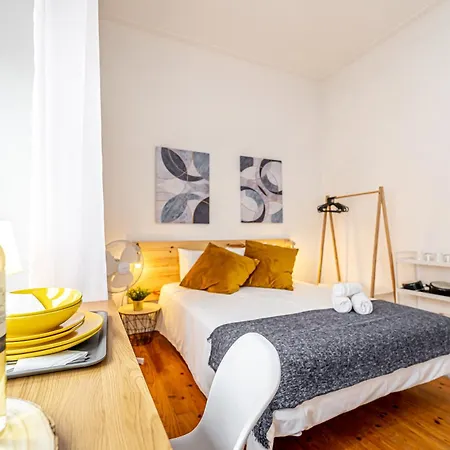 Pensionat April Square By Lisbon With Sintra - Shared Bathrooms