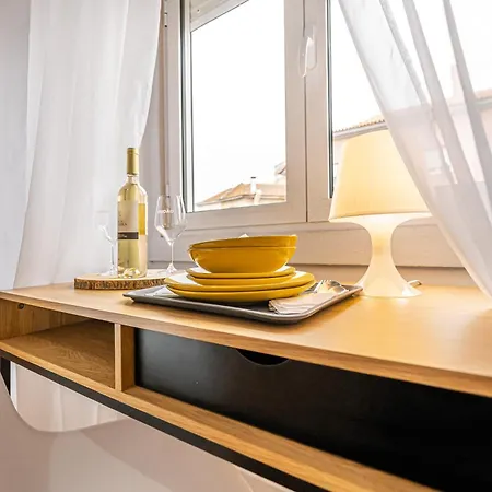 April Square By Lisbon With Sintra - Shared Bathrooms Pensionat Amadora