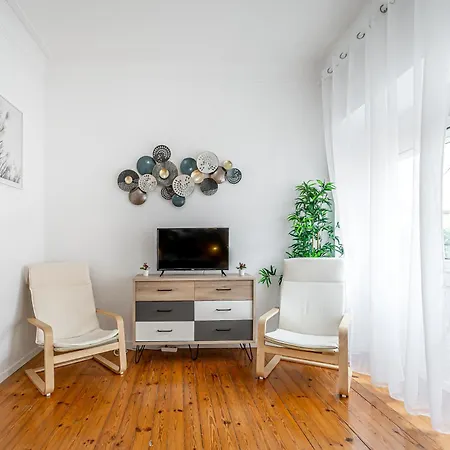 April Square By Lisbon With Sintra - Shared Bathrooms Pensionat