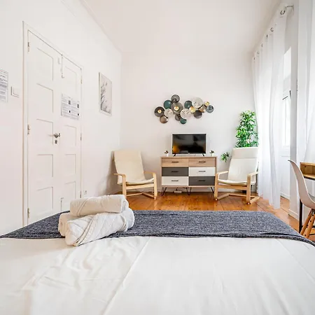 Pensionat April Square By Lisbon With Sintra - Shared Bathrooms Amadora