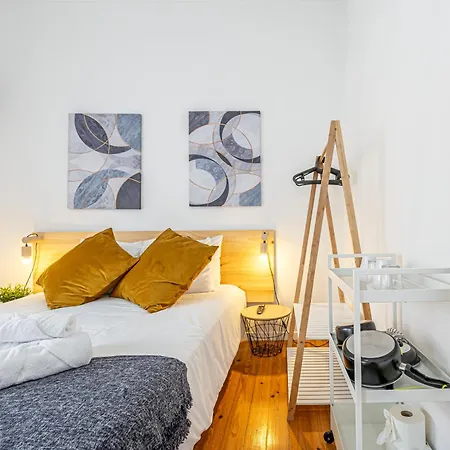April Square By Lisbon With Sintra Guest house