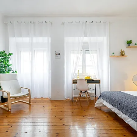 April Square By Lisbon With Sintra - Shared Bathrooms