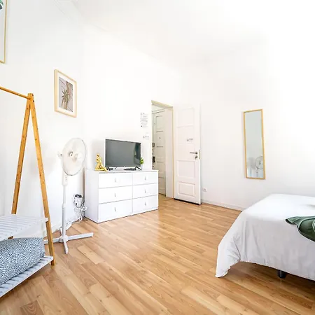 April Square By Lisbon With Sintra - Shared Bathrooms *