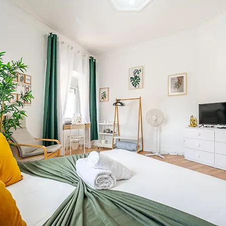 April Square By Lisbon With Sintra - Shared Bathrooms