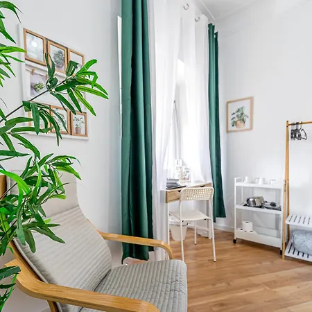 Pensión April Square By Lisbon With Sintra - Shared Bathrooms