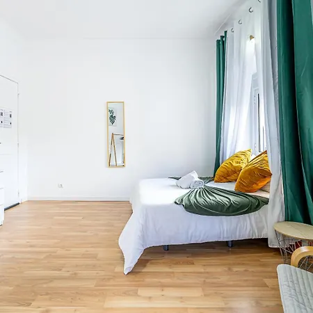 April Square By Lisbon With Sintra - Shared Bathrooms Pensionat Amadora