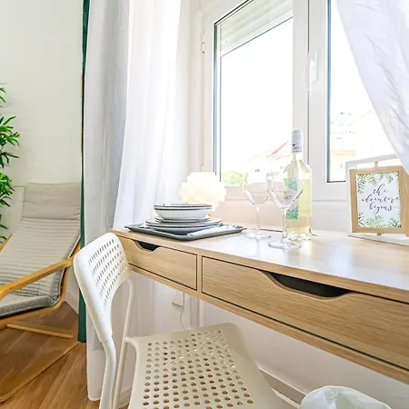 April Square By Lisbon With Sintra - Shared Bathrooms *