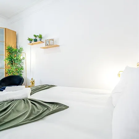 April Square By Lisbon With Sintra Guest house