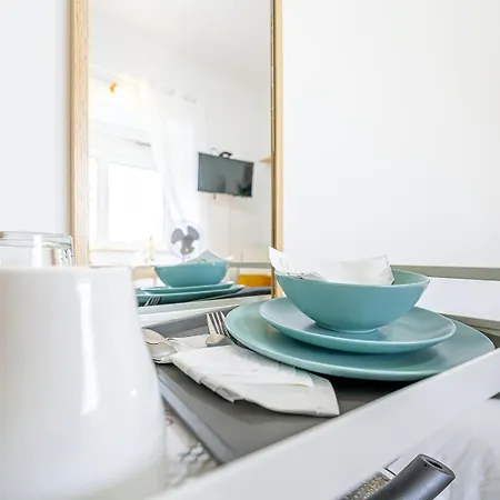Pensión April Square By Lisbon With Sintra - Shared Bathrooms *