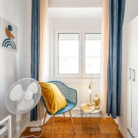 April Square By Lisbon With Sintra - Shared Bathrooms 阿马多拉