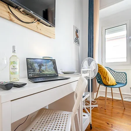 April Square By Lisbon With Sintra Guest house Amadora