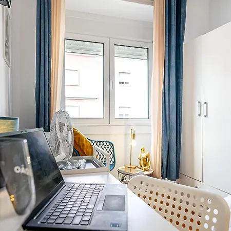 Pensionat April Square By Lisbon With Sintra - Shared Bathrooms