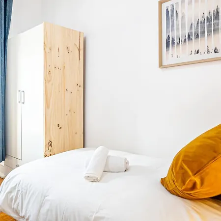 April Square By Lisbon With Sintra - Shared Bathrooms Pensionat Amadora